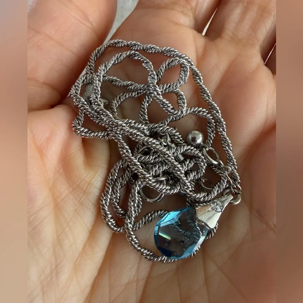 RARE Vintage AVON Silver-Tone Blue Crystal Lariat Y-Necklace